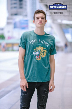 Green T shirt 5th Avenue quality cloths slim wear super soft